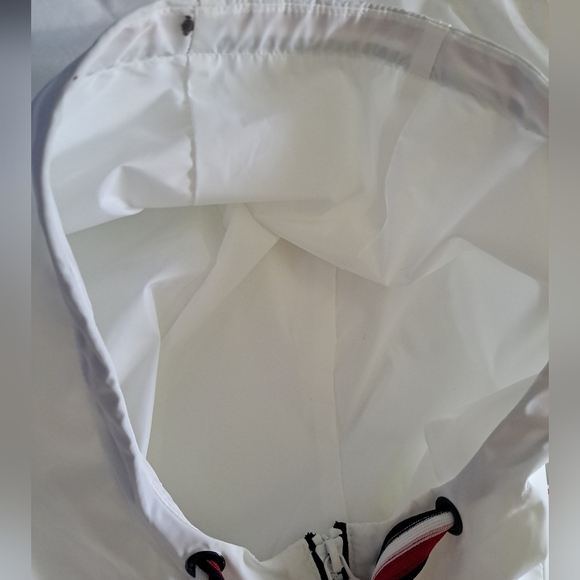 Tommy Hilfiger White Hooded Windbreaker Jacket
Size: Small - Picture 6 of 6